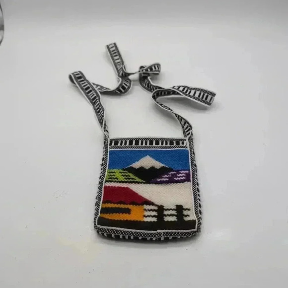 Ecuador Souvenir Purse woven mountain scene - Picture 2 of 7